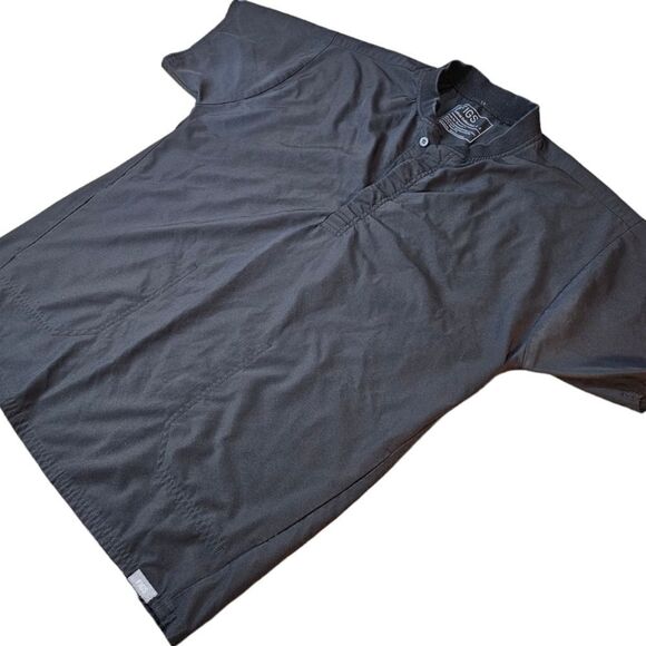 Figs Technical Collection Scrub Top โ Black - Picture 6 of 6